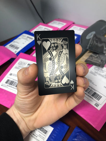 Metal King of Hearts poker card in black/silver