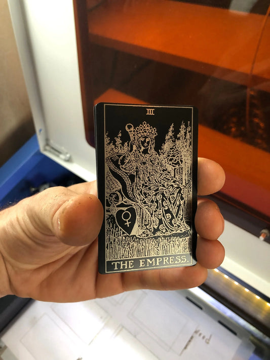 Laser engraved metal The Empress card in black/silver